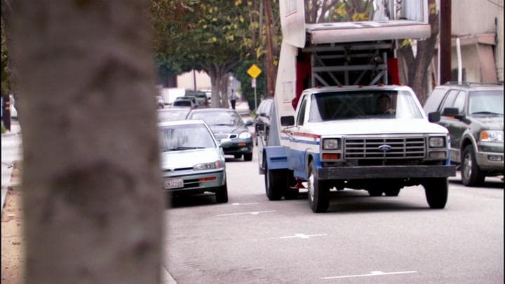 Gob raced to confront Tio,  with Michael in hot pursuit.