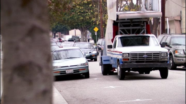 Gob raced to confront Tio,  with Michael in hot pursuit.