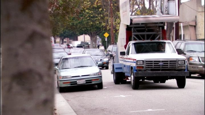 Gob raced to confront Tio,  with Michael in hot pursuit.