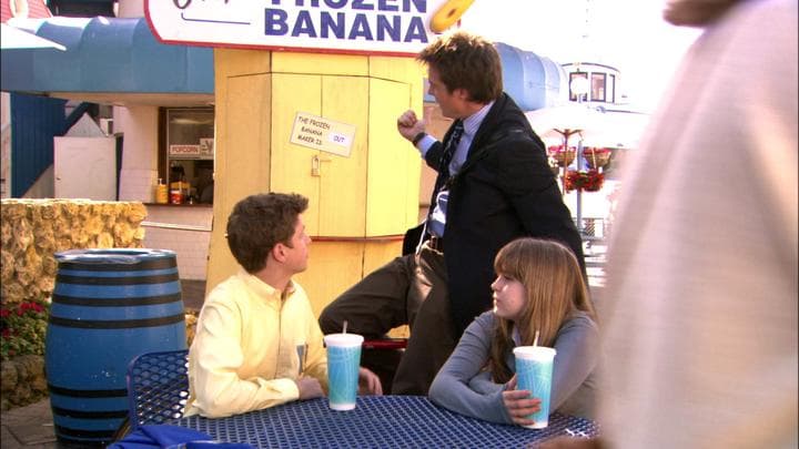 Hey, guys. What's going on?  Why's the banana stand closed?