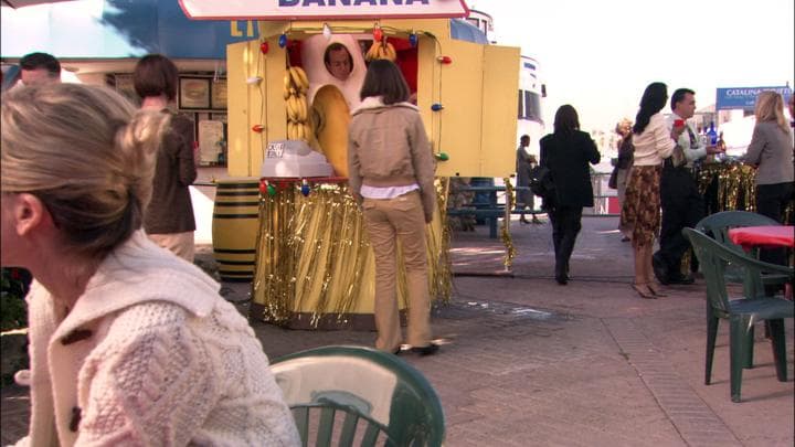 Later, Gob was inside the banana stand...