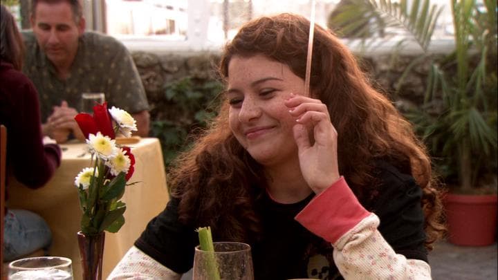 - My niece, Maeby.  - It's nice to meet you.